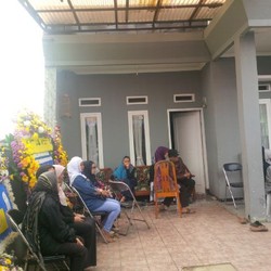 Duka di Rumah Tatang Koswara, Ratusan Orang Siap Antar ke Pemakaman