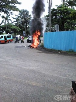 Warga Bakar Motor Begal yang Tertangkap Beraksi di Tangerang