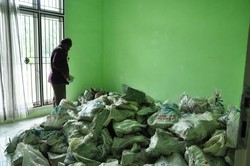 Penampakan Giok 20 Ton di Nagan Raya yang Dipotong-potong dan Ditaruh di Gudang