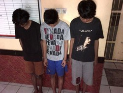 Polisi Tangkap 2 Remaja yang Jadi Begal Bercelurit di Jakbar