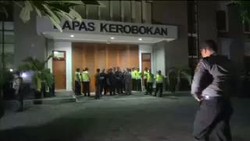 Detik-detik Terpidana Bali Nine Tinggalkan Lapas Kerobokan