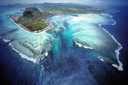 Keajaiban di Mauritius, Air Terjun di Dalam Laut