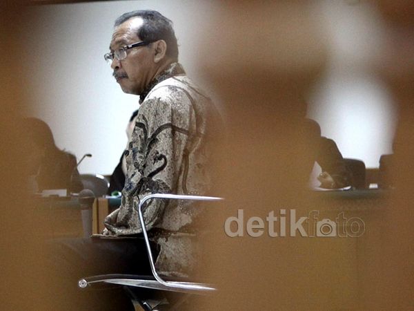 Sidang Perdana Penyuap Fuad Amin