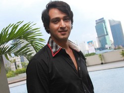 Terkenal Lewat Mahabarata, Saurabh Raj Tertantang Peran di Check in Bangkok