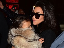 Sharon Osbourne Kritik Kim Kardashian karena Perlakukan North Seperti Aksesori