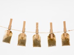 Jangan Buang Kantong Teh Bekas! Gunakan untuk Atasi Iritasi Kulit dan Pupuk Tanaman (1)