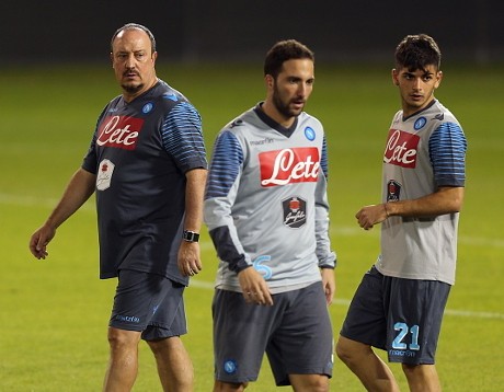 Benitez Ingatkan Napoli Pentingnya Kekompakan