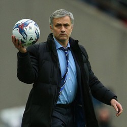 Keunggulan Lima Poin dari City Tak Cukup Besar untuk Mourinho