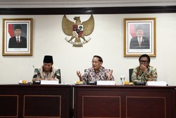 Lembaga Untuk Bertukar Pikiran Tentang Konstitusi