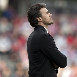 De Boer Suka Gaya Main Barca-nya Enrique