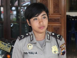 Begini Penampilan Berbeda Bripda Eka Tukang Tambal Ban saat Berseragam
