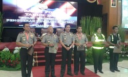 Berjasa dalam Gerakan Revolusi Mental Polri, 5 Polisi Ini Dapat Penghargaan Polmas