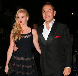 Top Model Lara Stone Berpisah dari Suami Setelah 5 Tahun Menikah