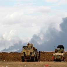 Terus Digempur, ISIS Bakar Sumur Minyak di Tikrit Irak