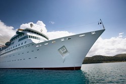 Apa Enaknya Wisata Naik Kapal Pesiar? Apa Enaknya Wisata Naik Kapal Pesiar?