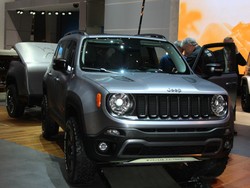 Jeep Renegade Hard Steel, Offroad dan Main Internet Sekaligus