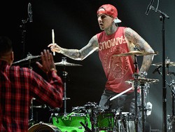 Travis Barker: Tom DeLonge, Keluarlah dari Band!