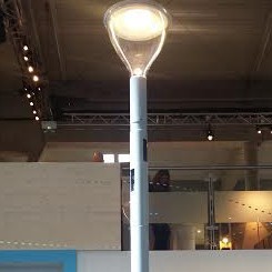 Ketika BTS Menyamar Jadi Lampu Jalan yang Cantik