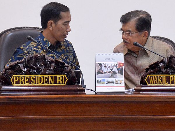 Jokowi Kumpulkan Menteri Ekonomi Bahas Tol Trans Sumatera