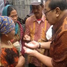 Gubernur Jatim Sidak Harga Beras di Pasar Larangan