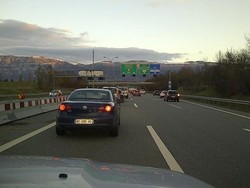 Mulusnya Jalanan Swiss, Mobil Ngebut Pun Tak Terasa