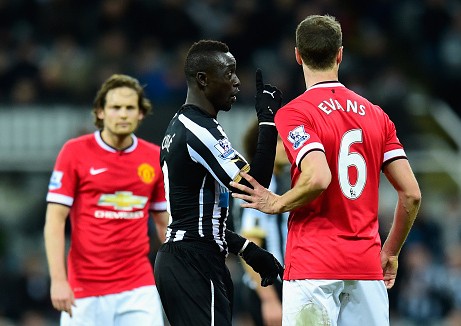 Evans Bantah Sudah Ludahi Papiss Cisse