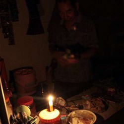 Cerita Warga: Listrik Mahal, Sering Dikritik Tetangga Seperti Rumah Hantu