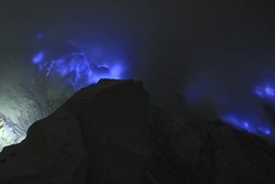 Api Biru, Hanya Ada di Indonesia dan Islandia