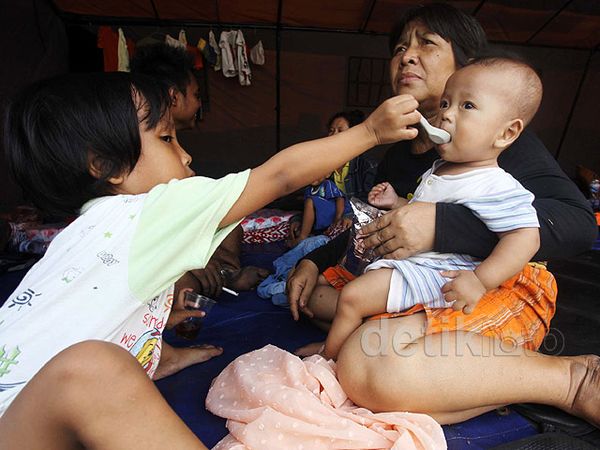 Warga Korban Kebakaran Tanah Abang Mengungsi