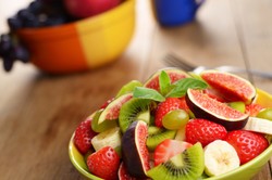 Tambahkan Air Lemon dan Yogurt Agar Salad Buah Semakin Enak dan Segar (2)