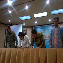 Cegah Korupsi di BUMN, Menteri Rini Gandeng KPK Sampai Kementerian PAN RB