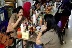 Harga Beras Hingga Elpiji Naik, Biaya Hidup Makin Tinggi