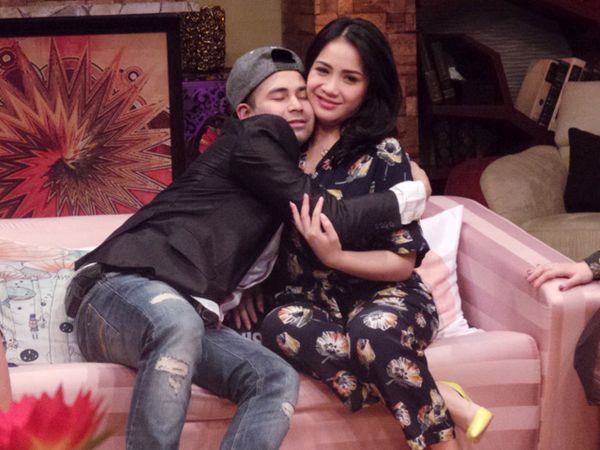 Mesranya Raffi Ahmad Peluk-peluk Manja Nagita Slavina