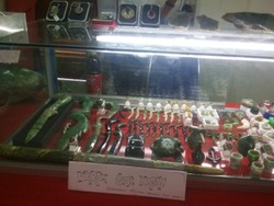 Ukiran Unik Giok Nagan Raya, Mulai dari Ganja Hingga Rencong