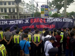 Aktivis Antikorupsi Demo Saat JK Datangi Yogyakarta