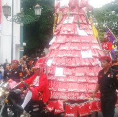 Ribuan Warga Yogyakarta Penuhi Malioboro dan Keraton Hadiri Pisowanan Agung