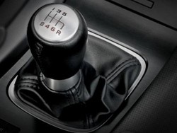 5 Cara Menangani Mobil yang Lepas Kendali