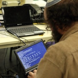 Bobol Jaringan Dephan AS, Hacker Inggris Ditangkap