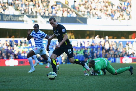 Kane Dua Gol, Spurs Tundukkan QPR
