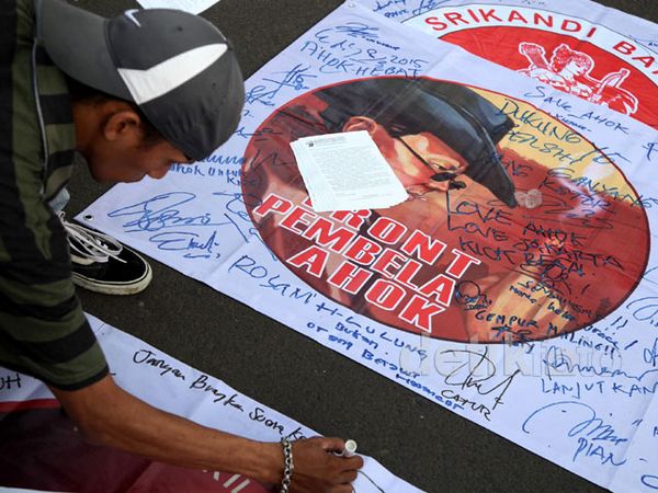 Aksi Dukung Ahok Lawan Begal APBD