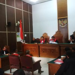 Laptop Hakim Rusak, Sidang Vonis 2 Alumni SMA 3 Ditunda