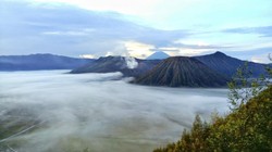 Negeri di Atas Awan Itu Bernama Bromo