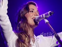 Nyanyi Bareng Christina Perri di Java Jazz 2015 Hari Ketiga