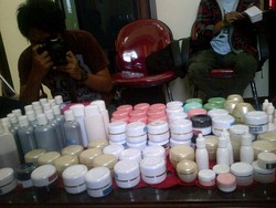 Pria Penjual Kosmetik Ilegal di Kudus Dibekuk Anggota Polda Jateng