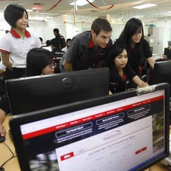 Cari Mobil di Internet Malah Dapat Duit