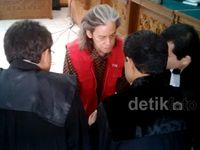 Fariz RM Jalani Sidang Perdana