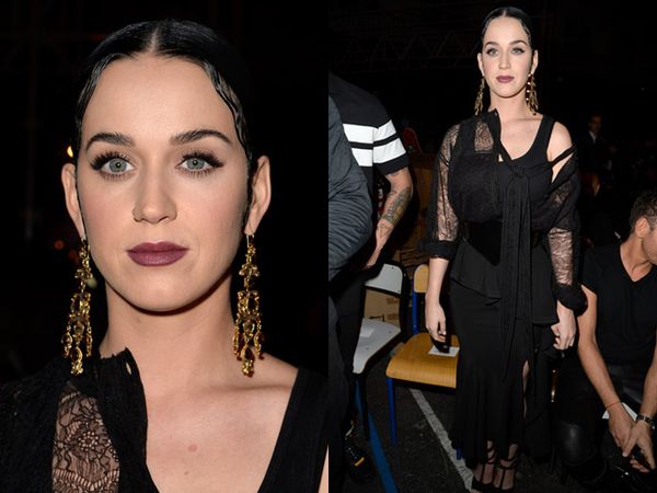 Katy Perry Tampil Gotik di Paris Fashion Week