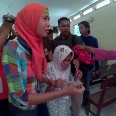 Didakwa Curi Kayu, Nenek di Situbondo Menangis di Ruang Sidang