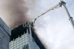 JK Minta Gedung Pencakar Langit Punya Alat Pemadam Kebakaran Canggih