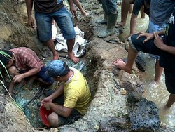 Sudah Bergoni-goni Batu Alam Tanah Laut yang Ditambang Warga